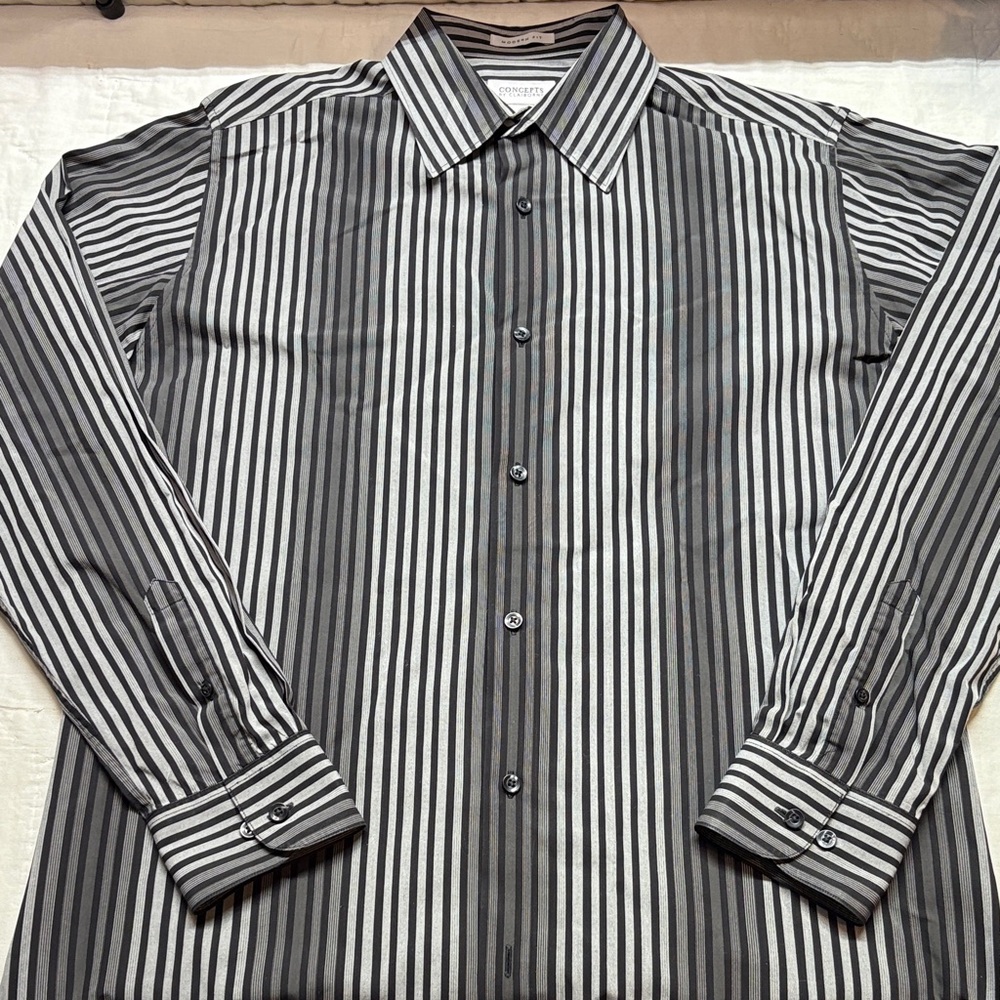 Y2K Concepts by Claiborne Gray Black Striped Modern Fit Button Down Dress‎ Shirt